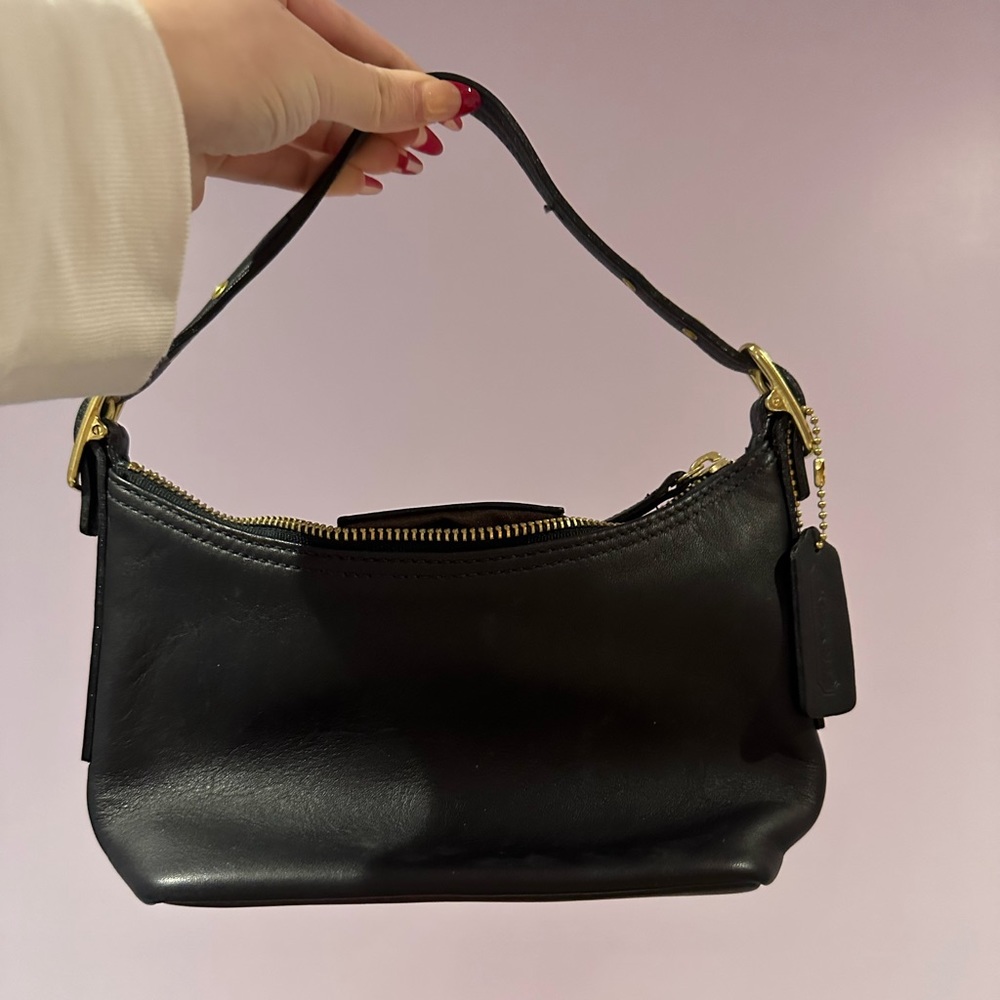 Vintage Coach 9844 Black Leather Demi Baguette Bag